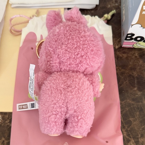 Macaron Labubu - Lychee Berry - Picture 6 of 6